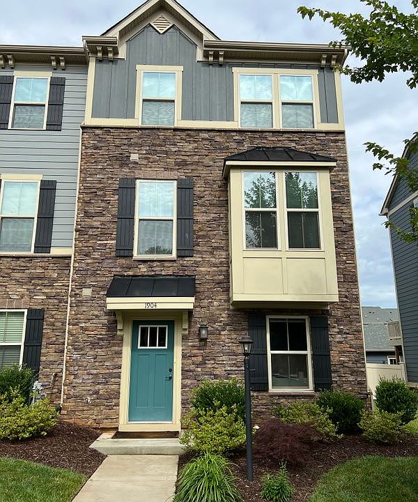 1st image of 1904 Glissade Ln