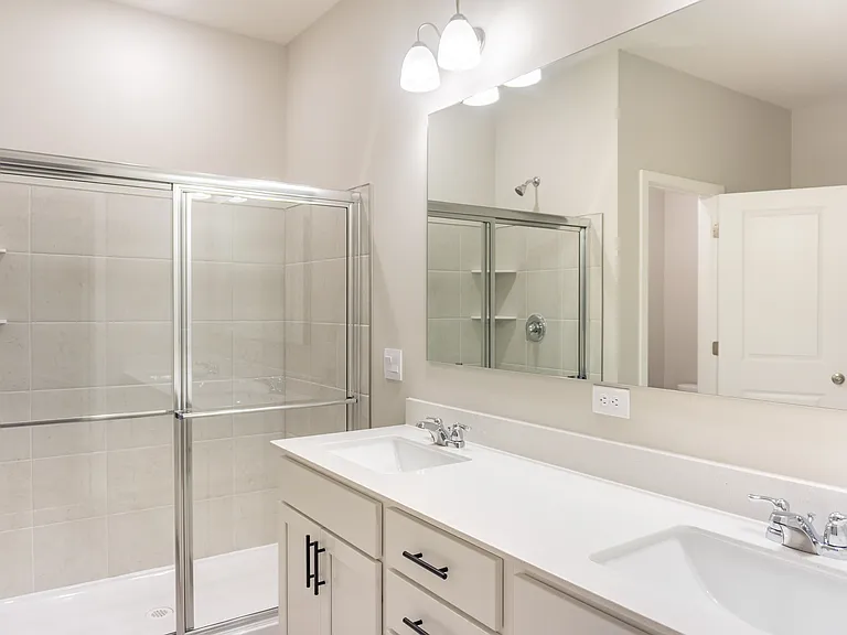 717 Winterberry Ln — Photo 24
