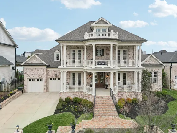 813 Stonewater Blvd, Franklin, TN 37064