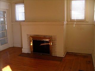 3rd image of 1418 W Lexington Ave
