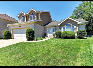 49 Falcon Pl, Westmont, IL