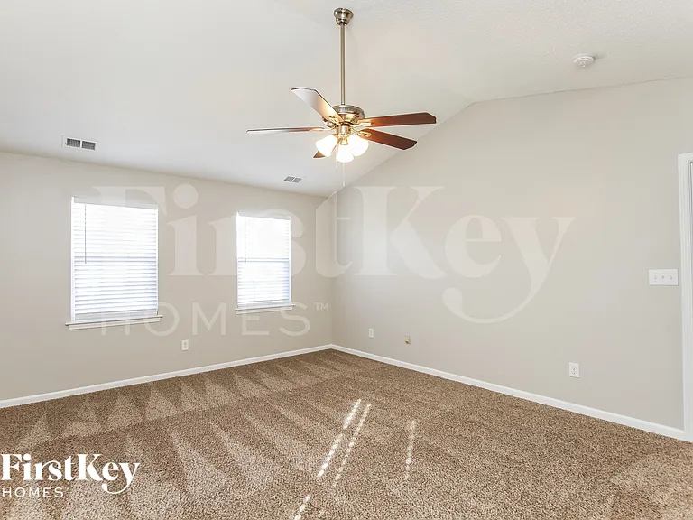 2816 Bridgeville Ln — Photo 8