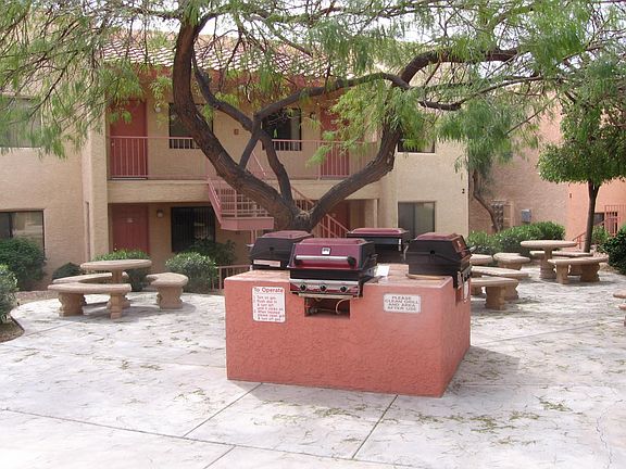5th image of 1989 Mesquite Ave #G103