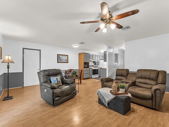 4th image of 261 Oakview Cir