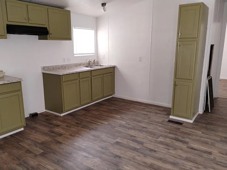 209 S Avenue B #28 — Photo 3