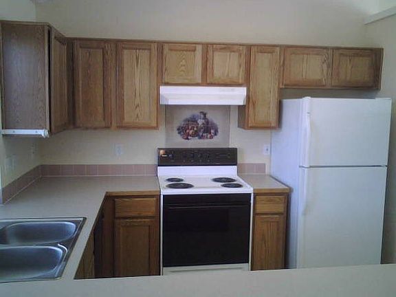 3rd image of 1631 E Sharpsburg Ave