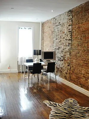 Rented by Sandra Greer Real Estate | media 11