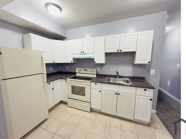 1643 V St SE APT 2