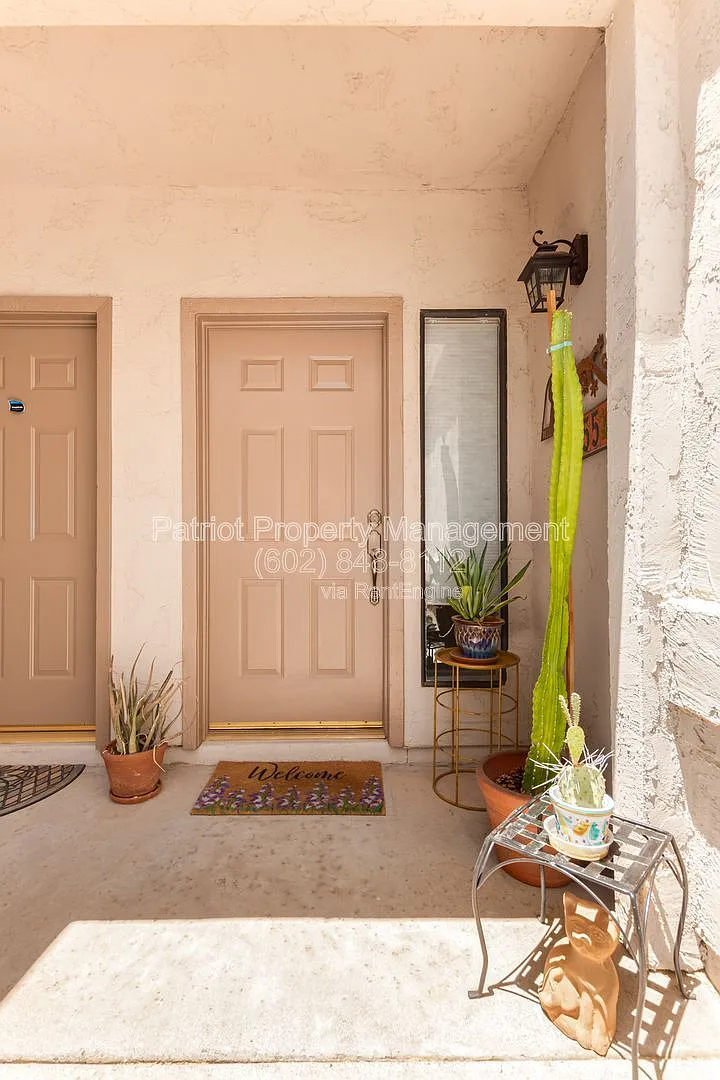 2 bed, 2.0 bath, 968 sqft, $3,000 — Photo 3