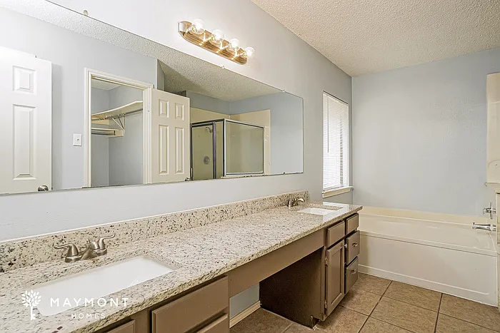 8039 Sunshine Trail Dr — Photo 12
