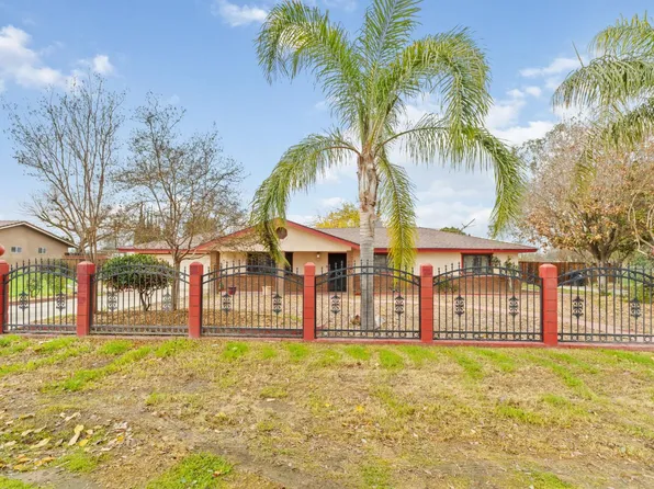 17214 Crescent Dr, Madera, CA 93638