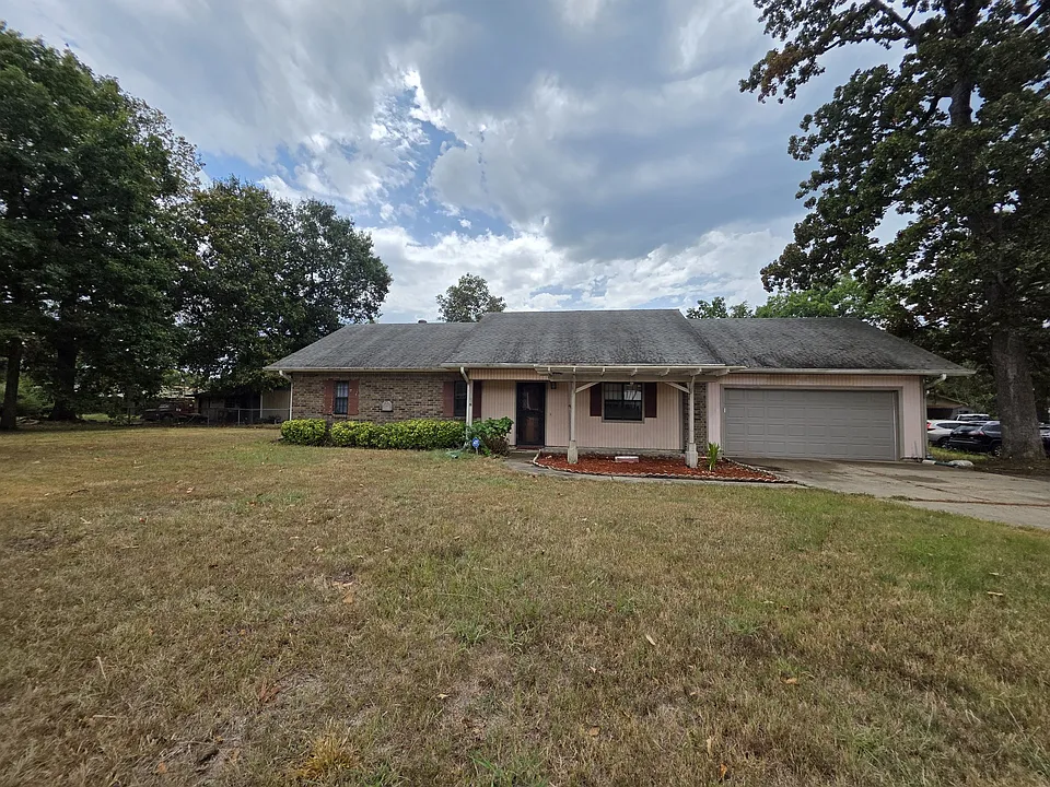 18305 Macarthur Dr