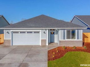 301 SW Applegate Trail Dr, Dallas, OR 97338