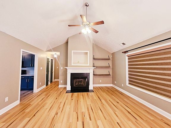 5th image of 223 Wildwood Dr