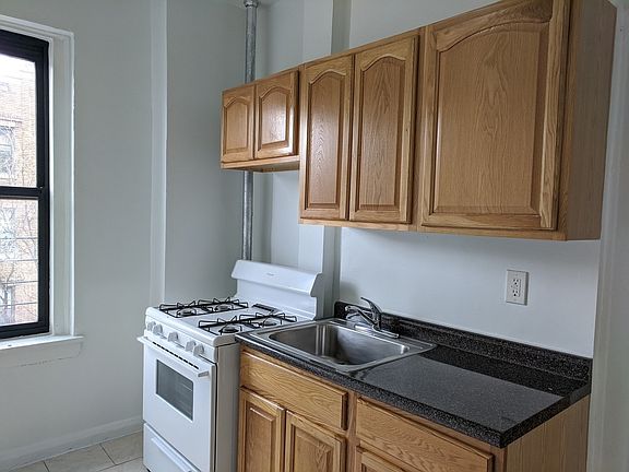 3rd image of 2390 Davidson Ave #F2