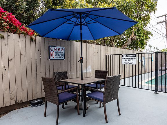 5th image of 1726 N Kingsley Dr #109