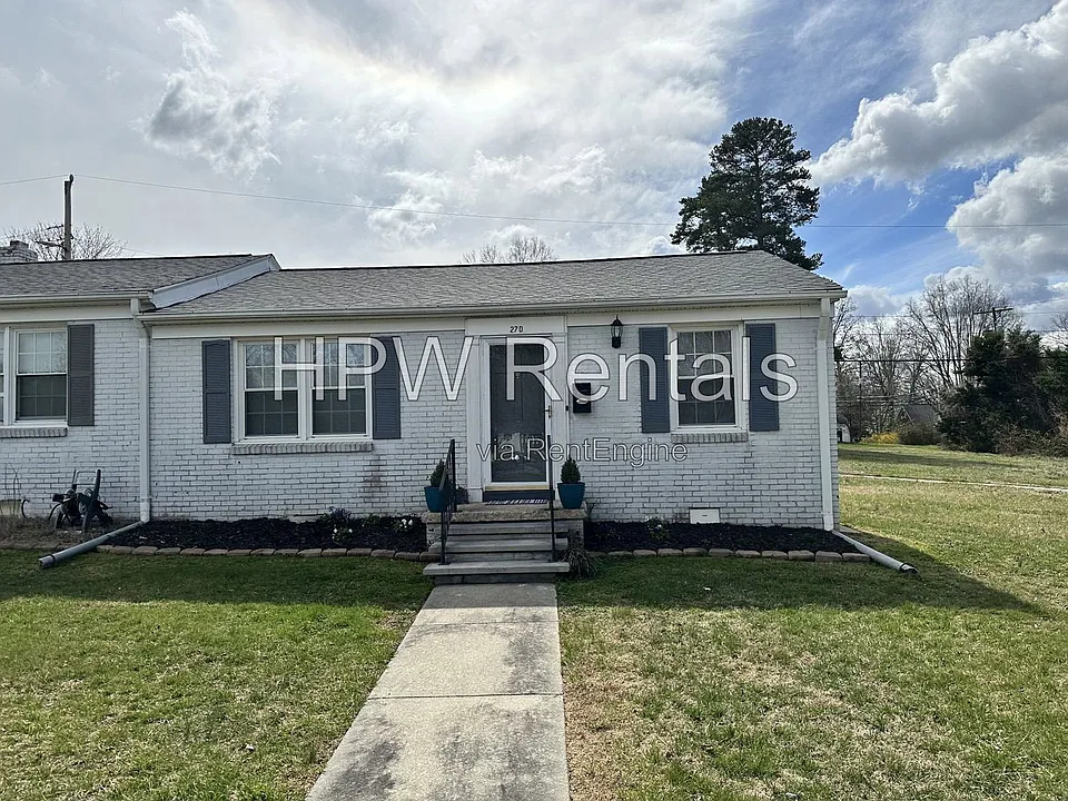 1700 Roslyn Dr #27D