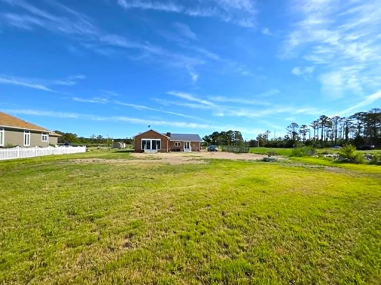 22931 Steele Dr — Photo 38