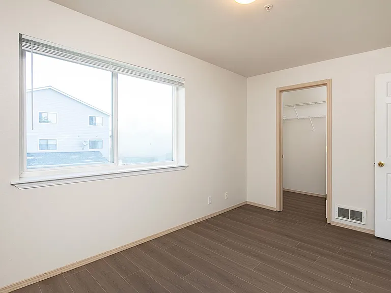 928 N 97th St Apartments — Photo 36
