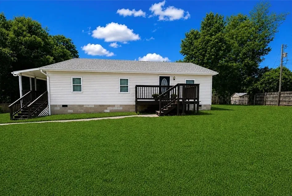 2508 Robert Moore Cir