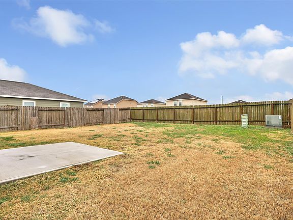 2nd image of 5622 Rainbow Rd