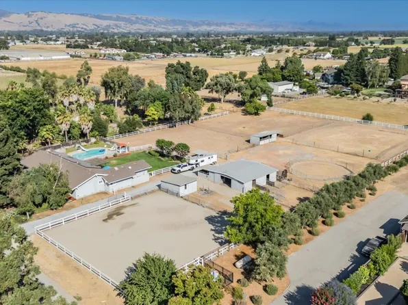 12830 Stevens Ct, San Martin, CA 95046