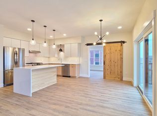 64 Aiken St #203, South Burlington, VT 05403