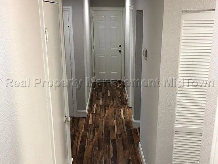 2325 Warwick Ave — Photo 17
