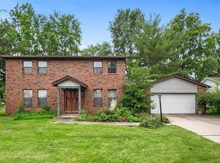 909 Dere Bere Dr, Mascoutah, IL