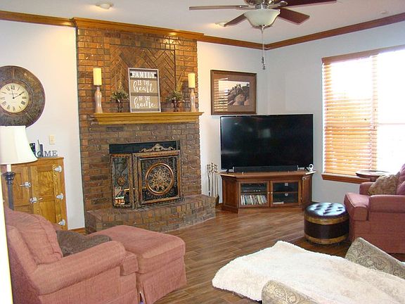 5th image of 1402 NE Quail Run Blvd