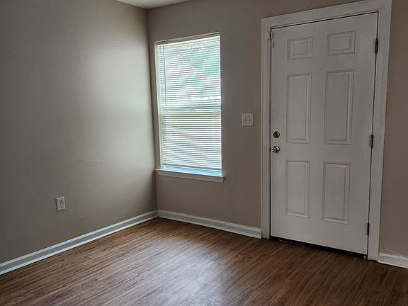 5th image of 3576 North St