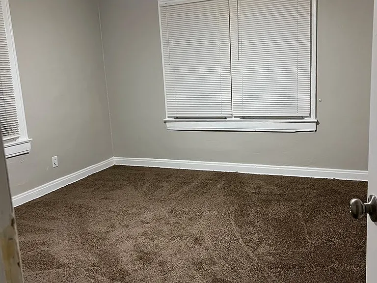 901 N Bradley Ave — Photo 6
