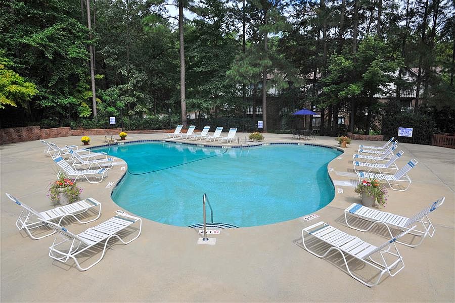 Swimming Pool with Sundeck