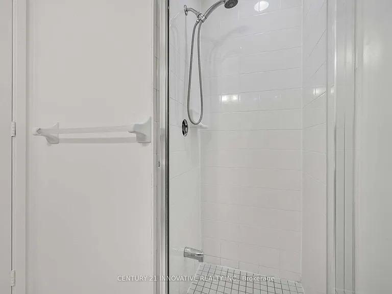 85 Bloor St E #805 — Photo 20
