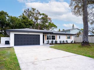 11071 Navajo Dr, Saint Petersburg, FL 33708