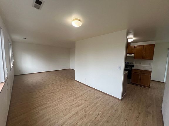 3rd image of 2320-2322 Michigan St #2320