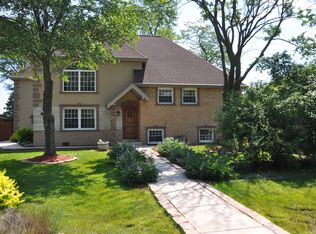 15 Constance Ln, Northbrook, IL 60062