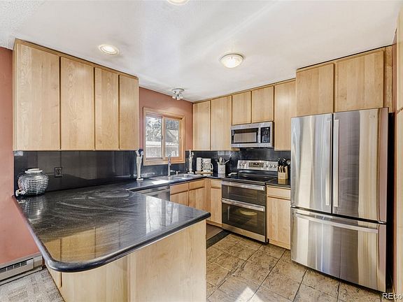 5th image of 26196 Rea Avenue