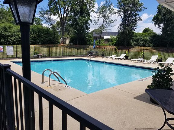 Community pool