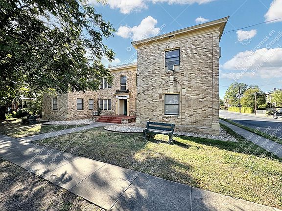2nd image of 128 W Magnolia Ave APT 5