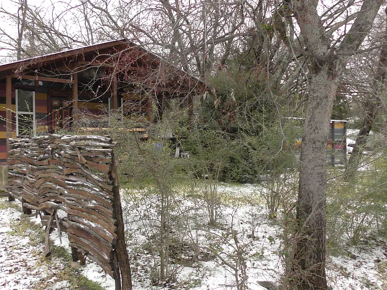139 Meadows Ln — Photo 2