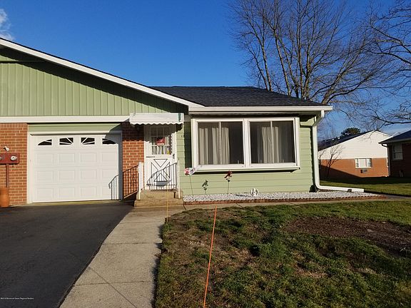 2nd image of 1 Salem Dr #B