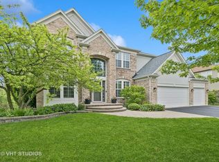 1549 Hazelnut Xing, Mundelein, IL 60060