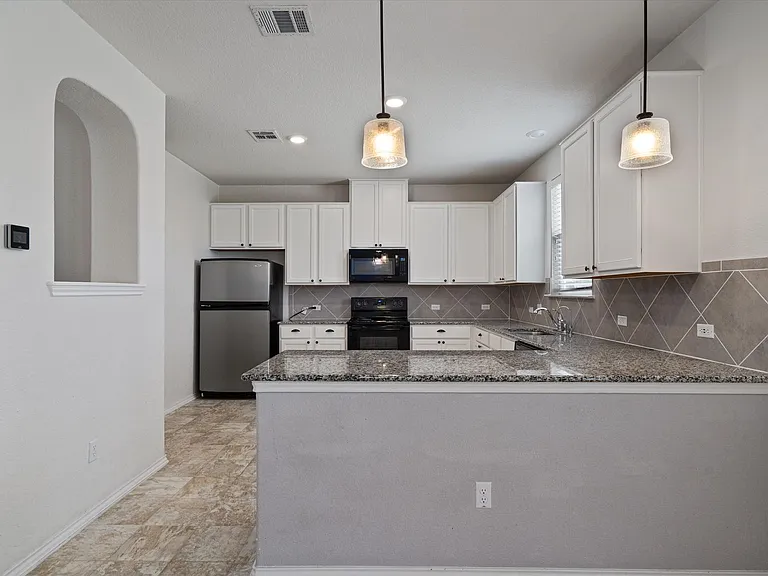 2950 E Old Settlers Blvd #37 — Photo 10