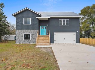 2305 20th St, Menominee, MI 49858