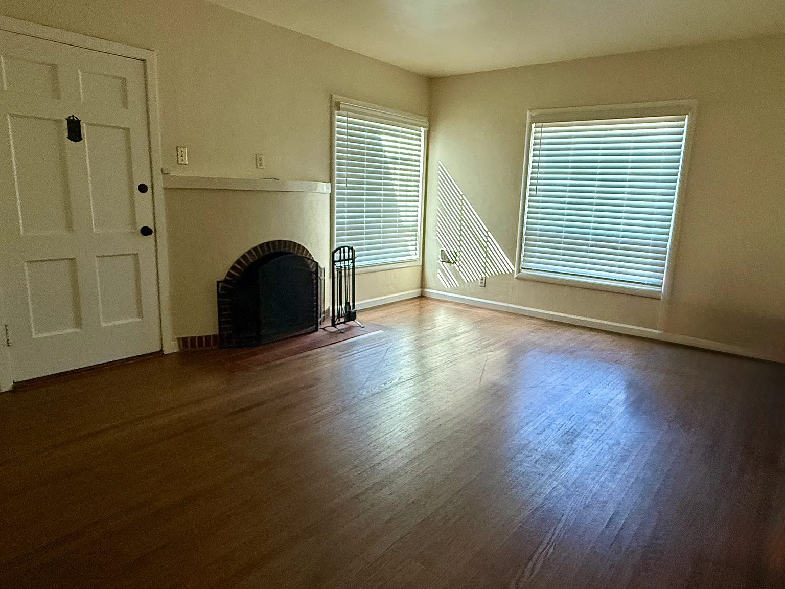 2 bed, 1074 sqft, $3,000 — Photo 2