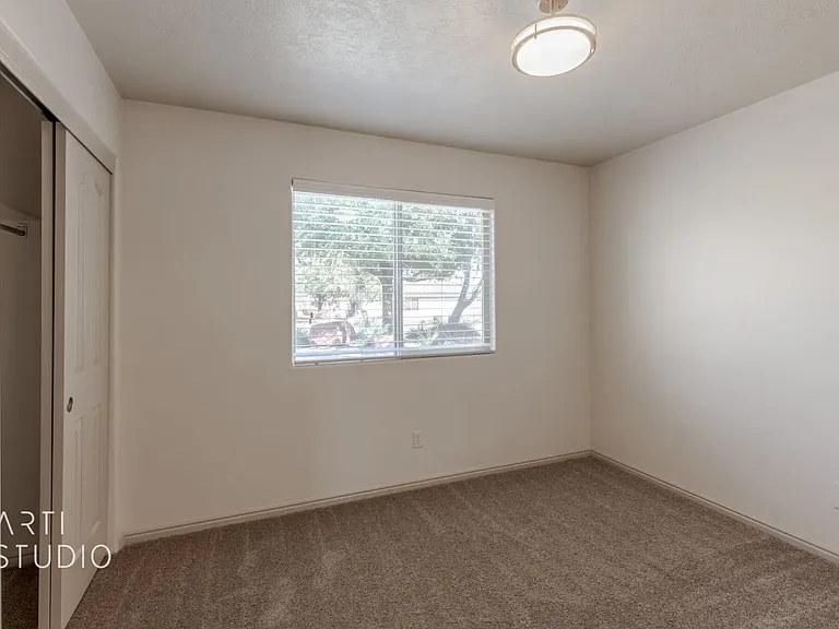 245 S 300 W — Photo 16