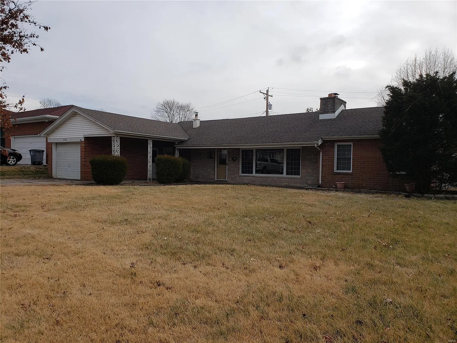 420 Oliver Lee Dr photo 1