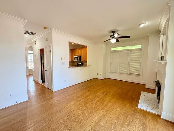 4th image of 19327 Beaufain St