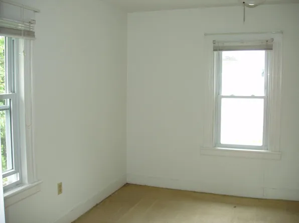 584 California St Floor 2, Stratford, CT 06614